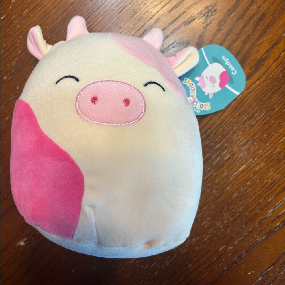 Squishmallow Caedyn cow